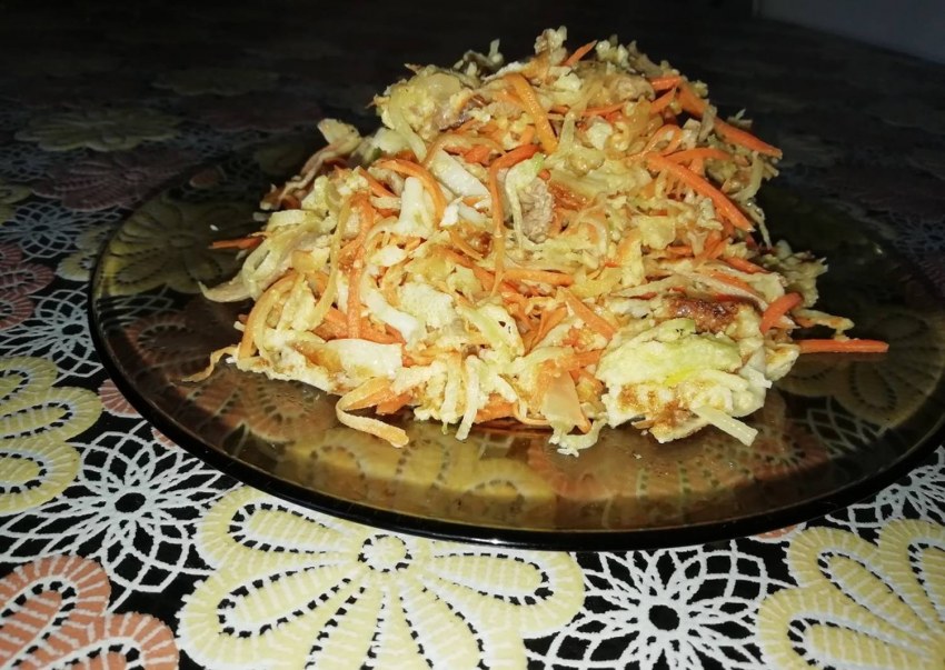 Салат с дайконом и яйцом