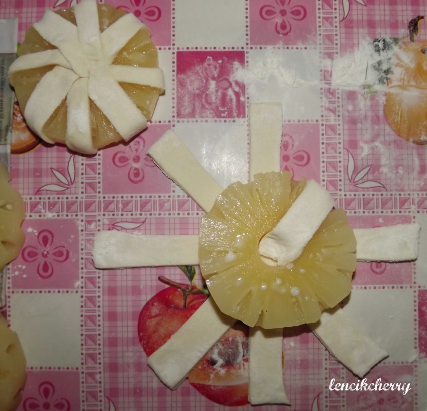Булочки с ананасом