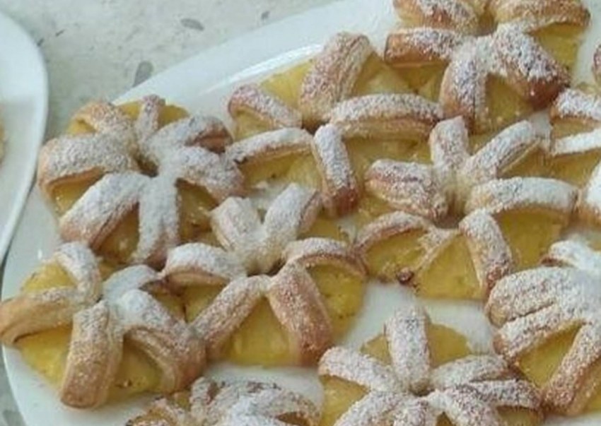 Слойки с ананасом