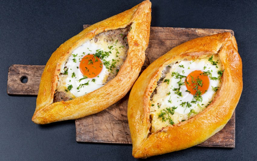 Хачапури аджарски