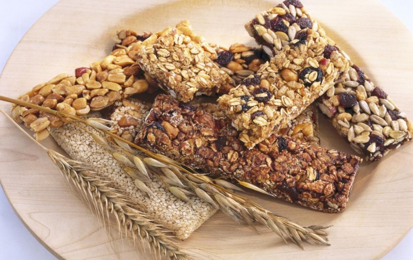 Злаковый батончик пшеница фрукты натюрморт