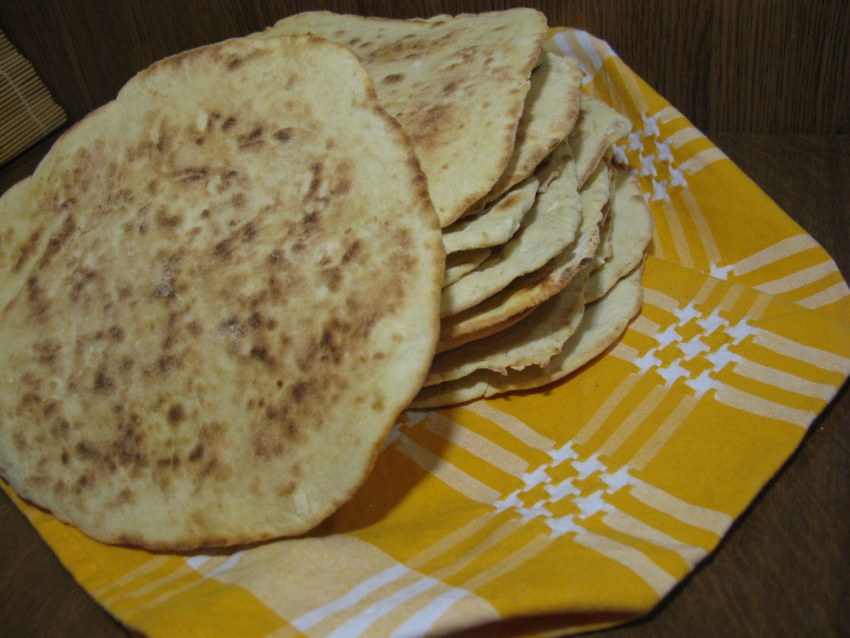 Пышки со сметаной и сахаром