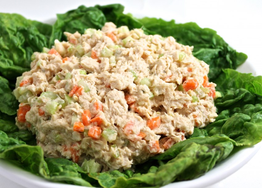 Салат с рисом майонезом и морепродуктами