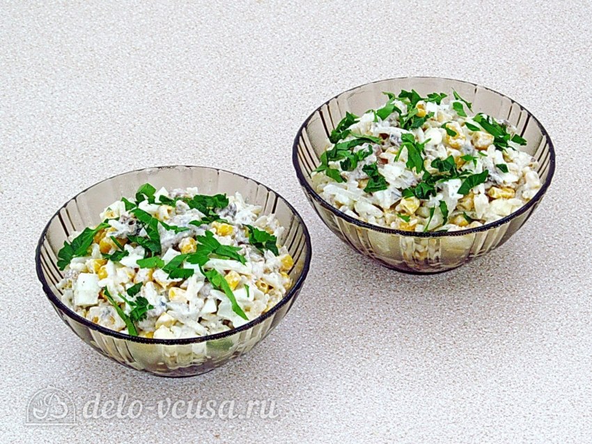 Рыбный салат с рисом и яйцом и кукурузой калорийность