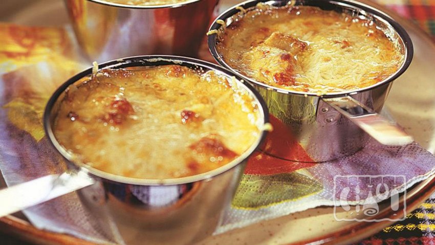 Жульен с курицей и грибами в кокотницах