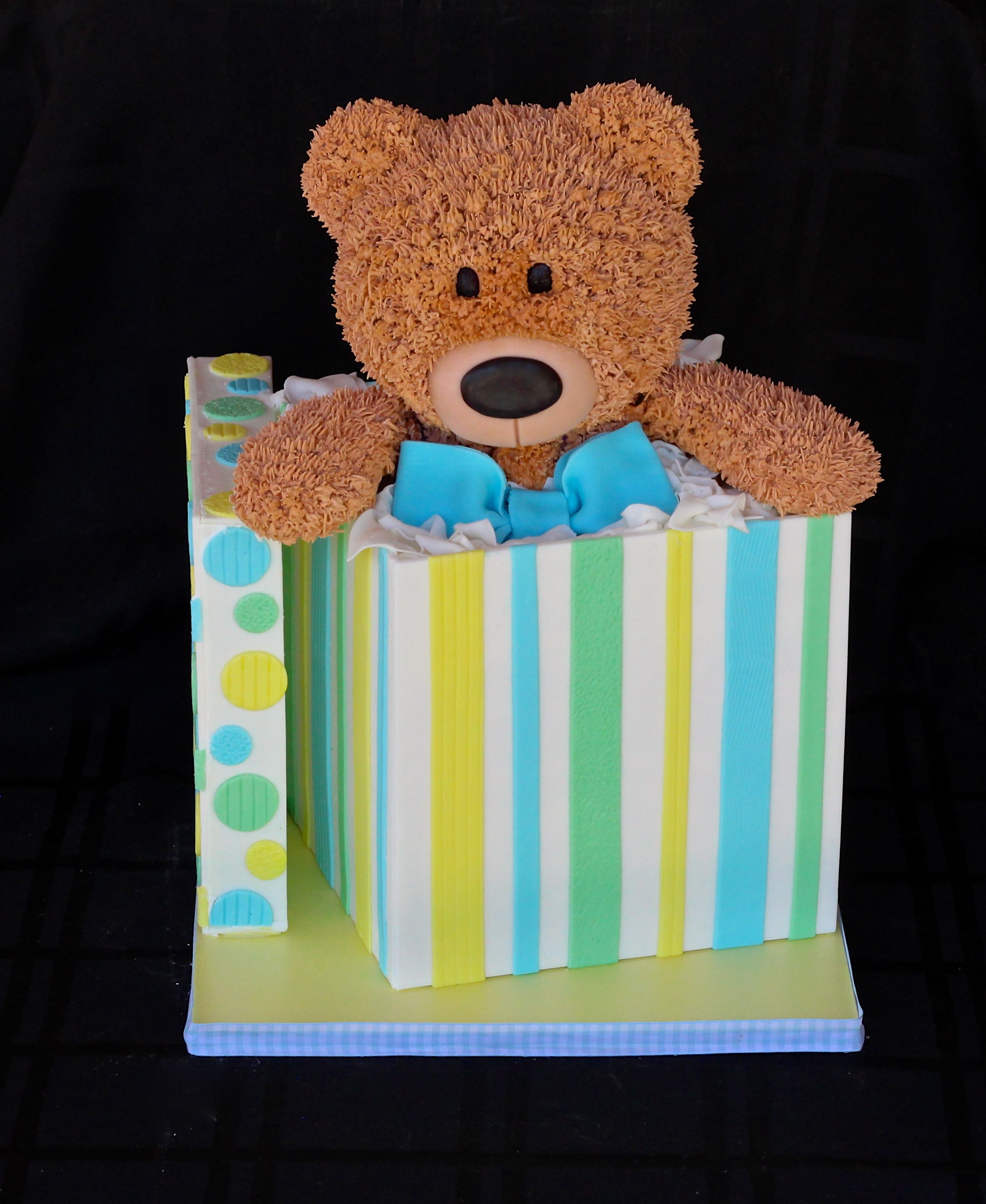 Медведь съедобный. Яркий торт с мишкой. Съедобный мишка. Съедобный мишка на торт. Teddy Bear Baby Shower.