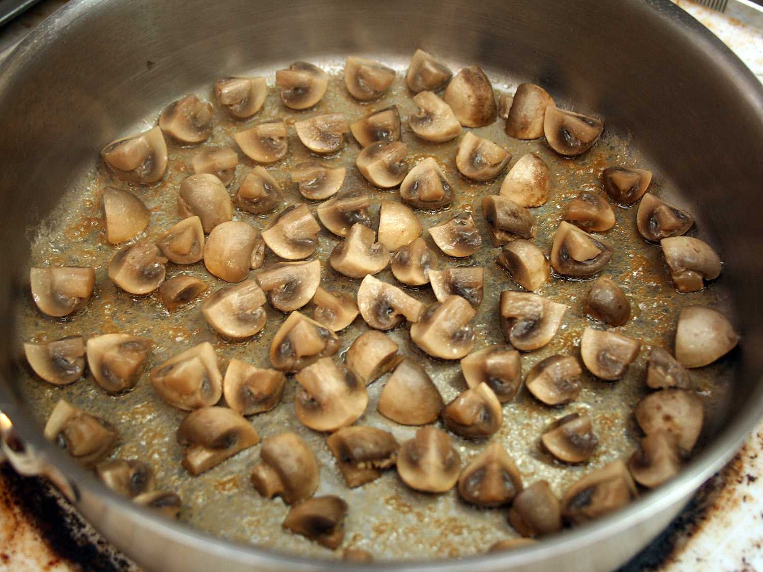 Замороженные грибы с картошкой и луком