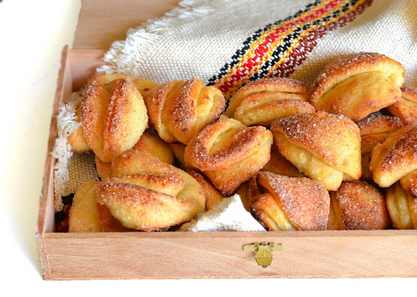 Заварное печенье с сахаром