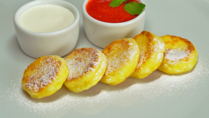 Сырники с клубничным соусом