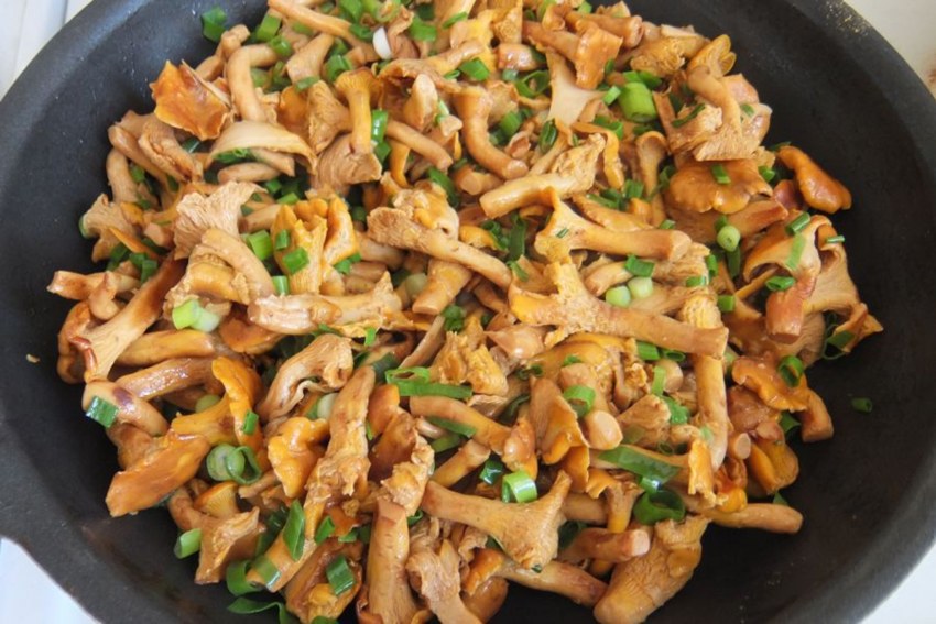 Картошка с лисичками в духовке