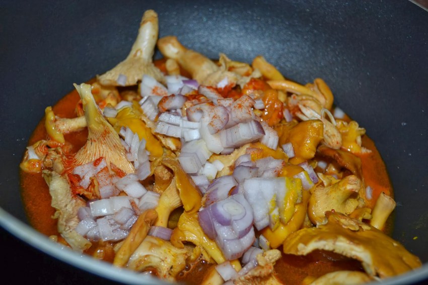 Картофель с лисичками