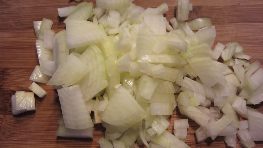 Жареные лисички с луком