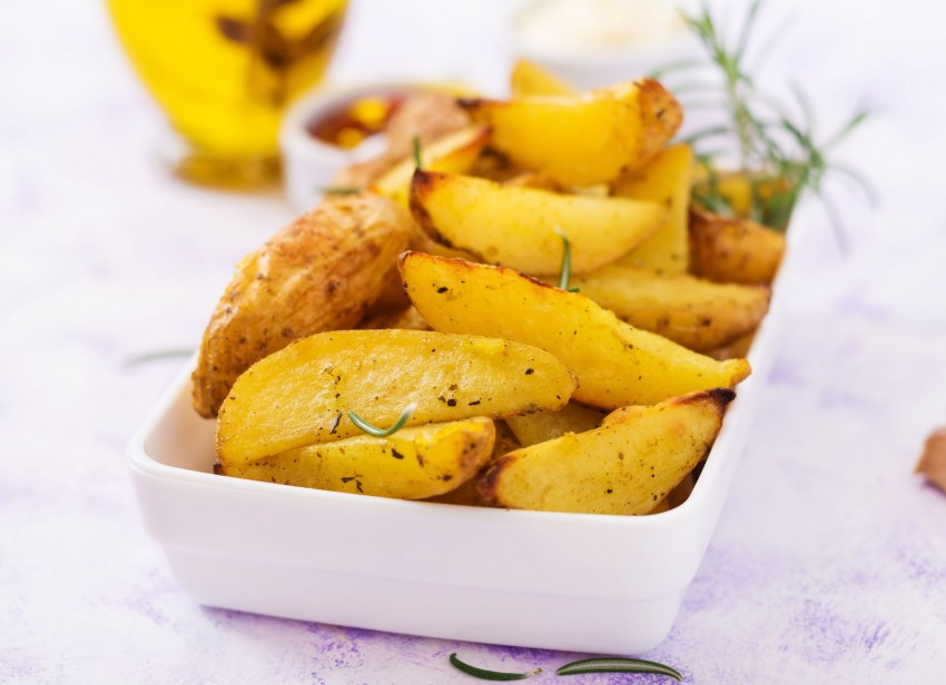 Бейби картофель с розмарином
