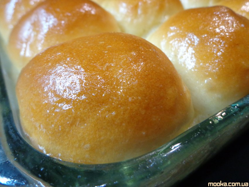 Булочка с маслом и медом