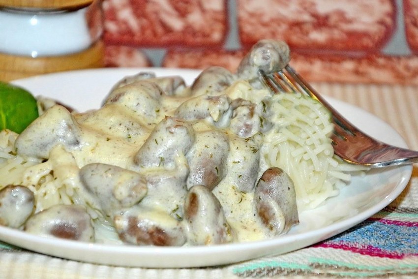 Тушёные желудки куриные