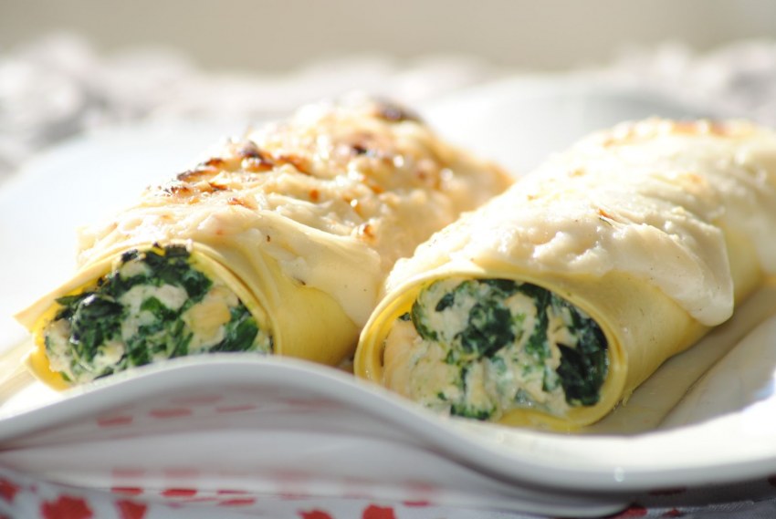 Каннеллони с ветчиной и грибами