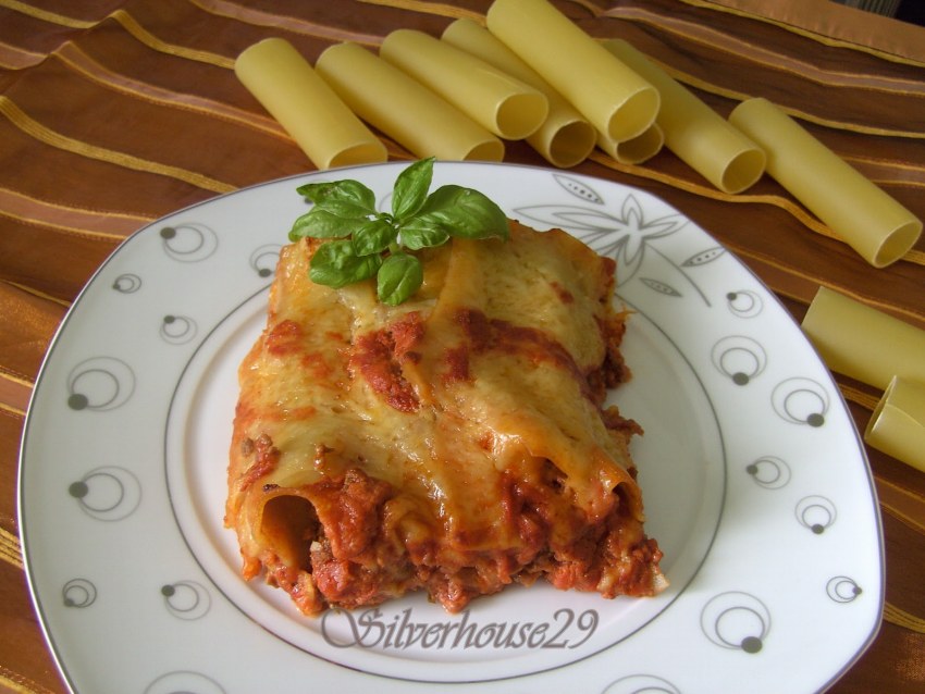 Каннеллони бешамель паста