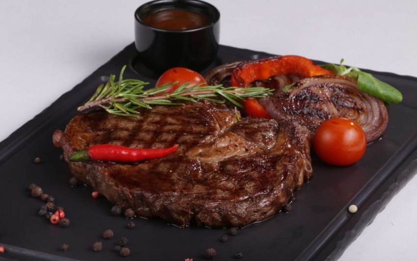 Стейк Рибай мясники