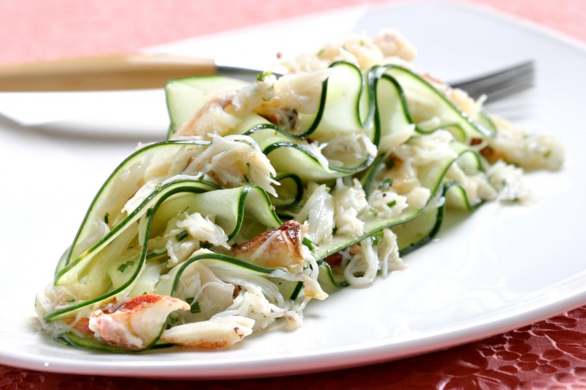 Салат картофельный с кальмарами