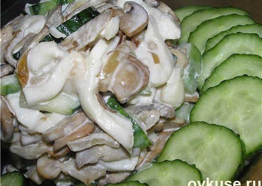 Салат из кальмара с овощами под майонезом