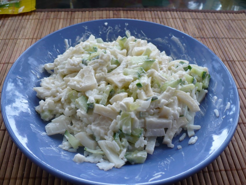 Японские салат с кальмаром