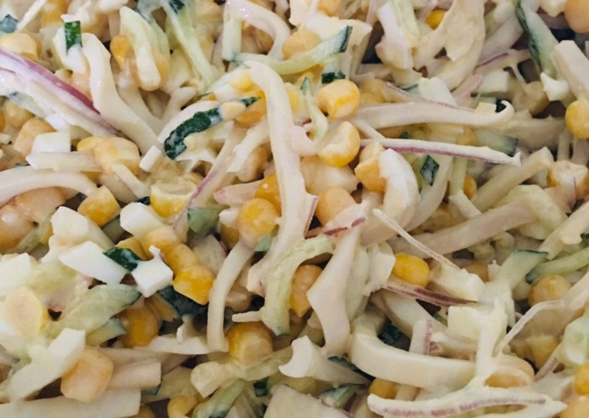 Морской салат (кальмар, креветки, осьминог, мидии)