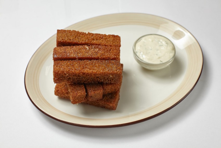Гренки с соусом Блю чиз