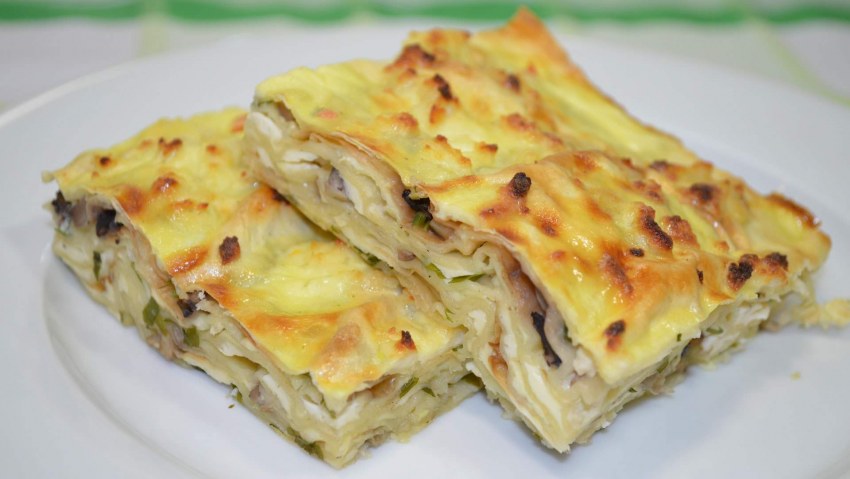 Пирог из лаваша с грибами и сыром
