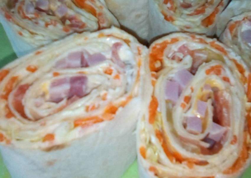 Лаваш с сыром морковкой и зеленью