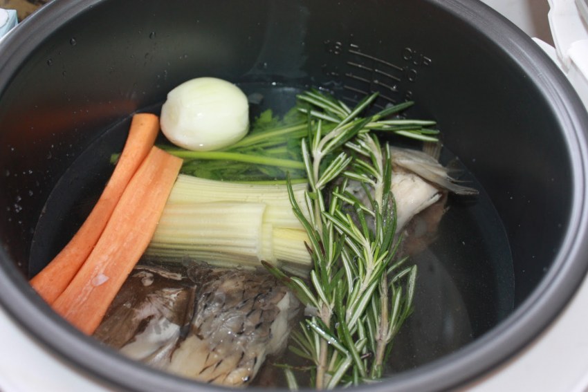 Уха из окуня Озерного ,шкурки