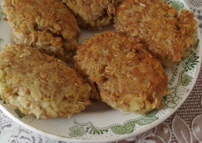 Котлетки из куриного фарша с овсяными хлопьями