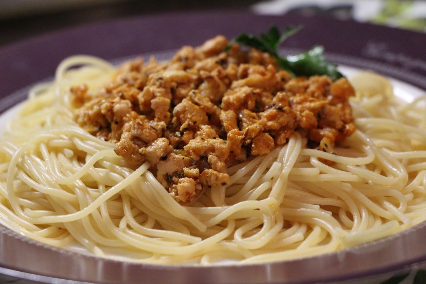 Макароны по-флотски с фаршем и помидорами