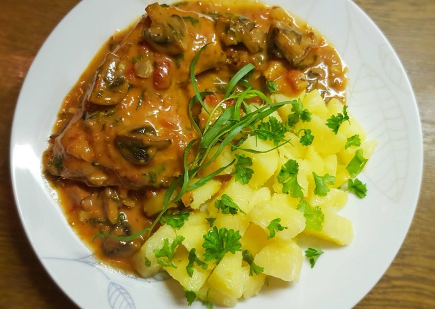 Куриная ножка фаршированная грибами и сыром