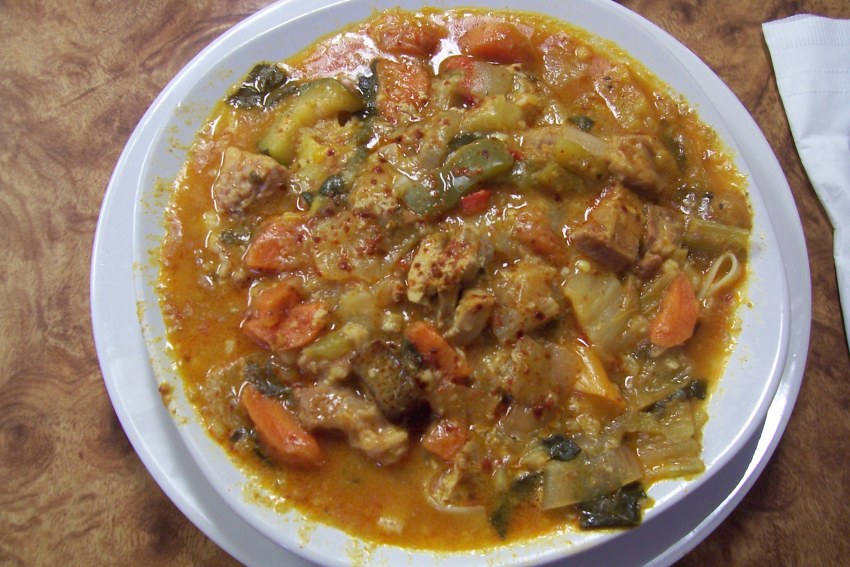 Гуляш из говядины с картошкой