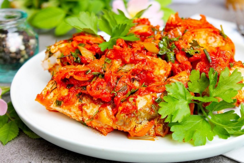 Рыба Хе по-корейски с морковью