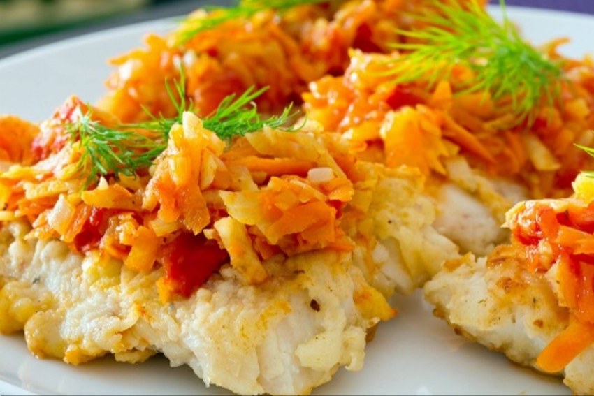 Минтай в духовке с морковью и луком