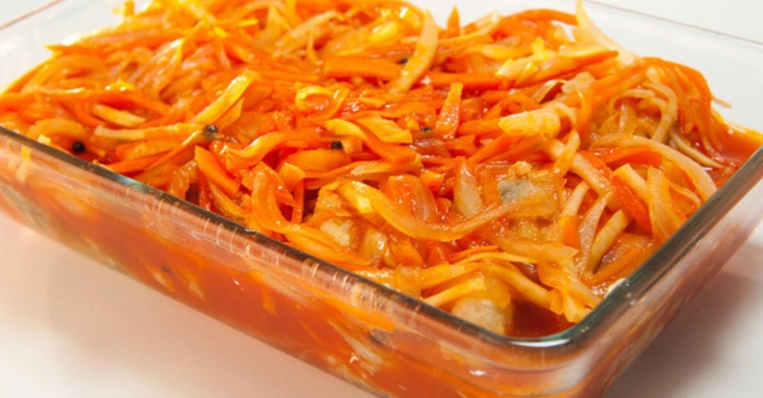 Рыба под маринадом из моркови и лука