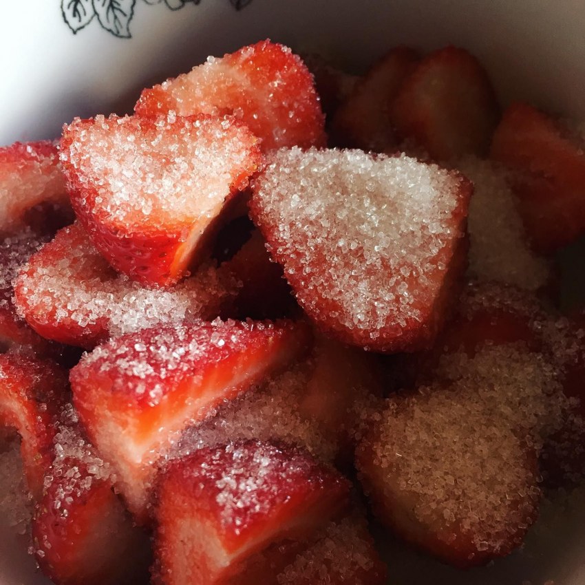Капкейки с клубничным джемом