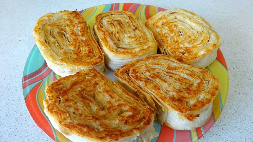 Рулет из лаваша с куриной грудкой