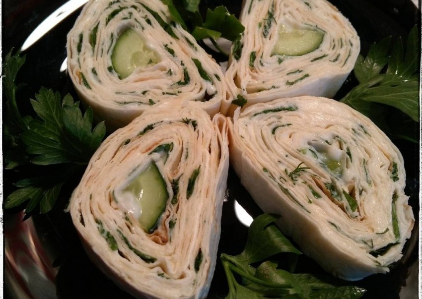 Рулет с курицей в лаваше