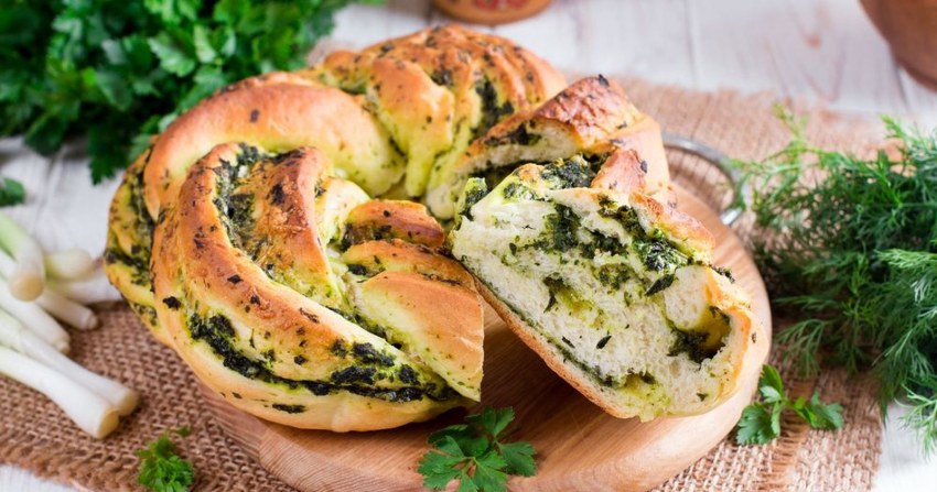 Хлеб с сыром и зеленью