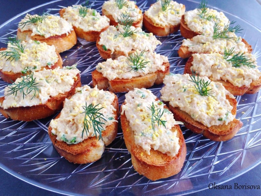 Бутерброды с сыром и чесноком