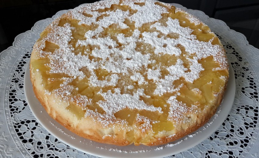 Пирог ананасовый шарлотка