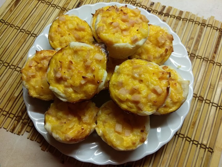Пирог с персиками консервированными и ананасами