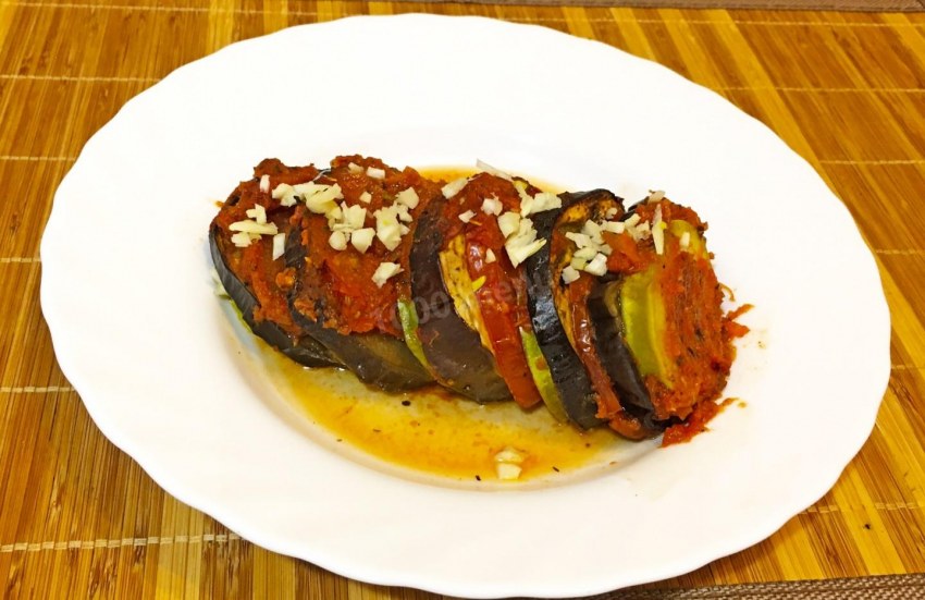 Рататуй (баклажаны, кабачки, томаты, болгарский перец, цукини) 150гр.