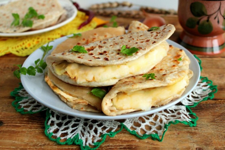 Кыстыбый с картошкой по-татарски