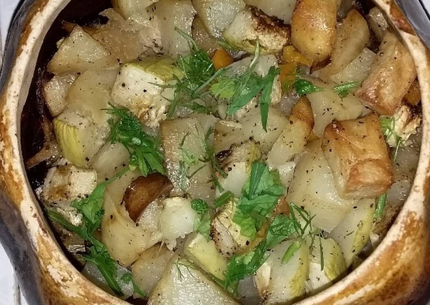 Индейка в горшочке в духовке с картошкой