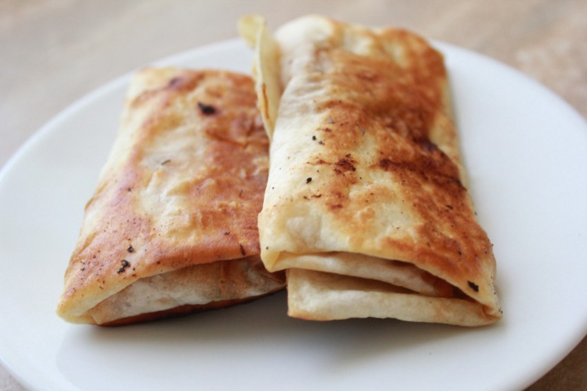 Лаваш с сыром на мангале