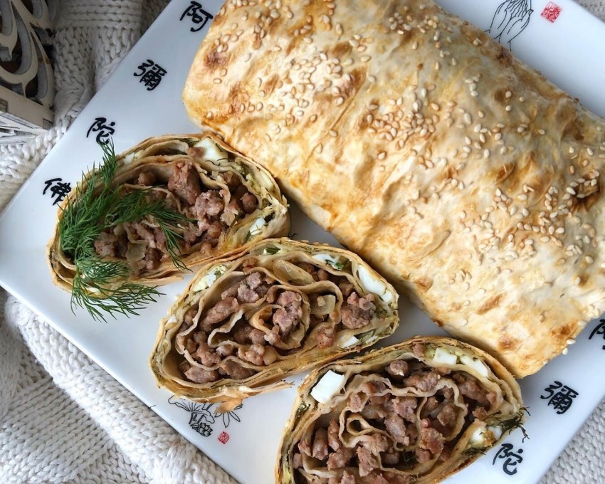 Мясной рулет в лаваше