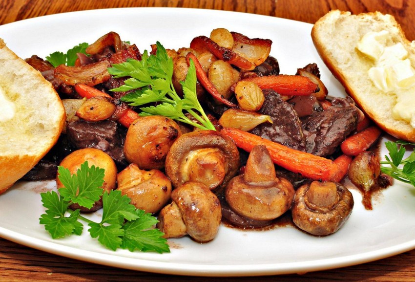 Мясо с шампиньонами